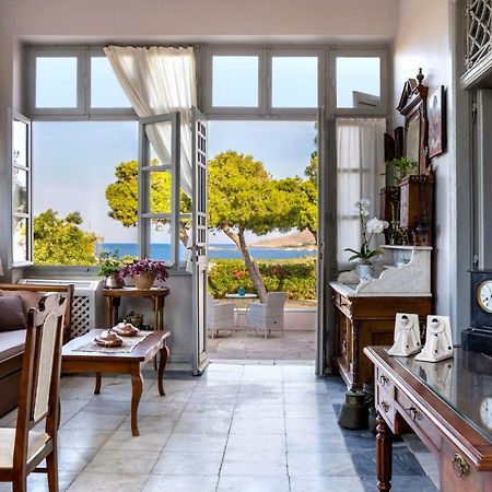 Dellagracia Mansion In Poseidonia Syros Villa Posidhonia  Exterior photo