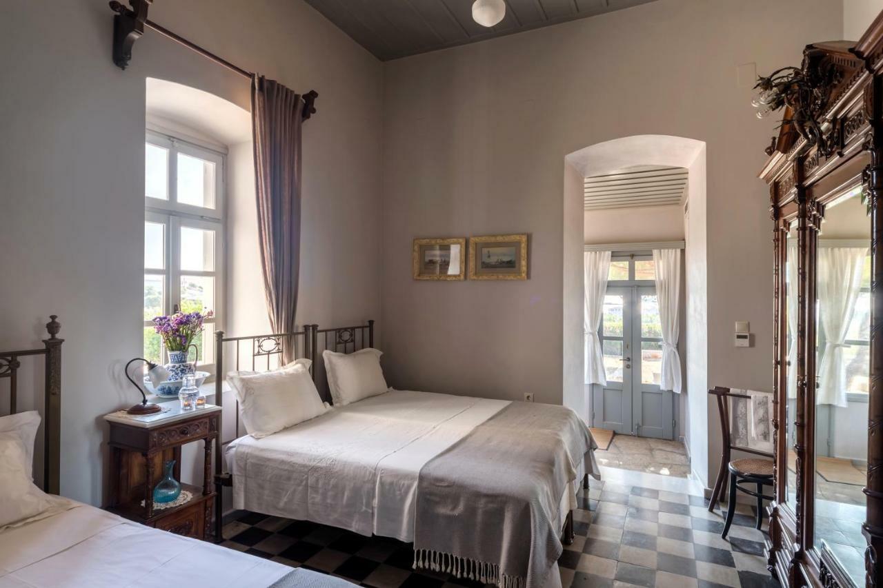Dellagracia Mansion In Poseidonia Syros Villa Posidhonia  Exterior photo